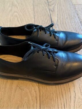 Clarks Black Leather Shoes lace up Women’s Size 6